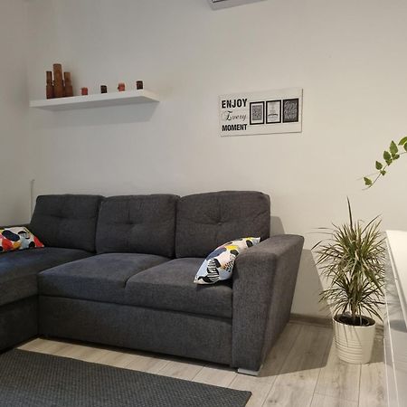 Apartments Dora Crikvenica Buitenkant foto