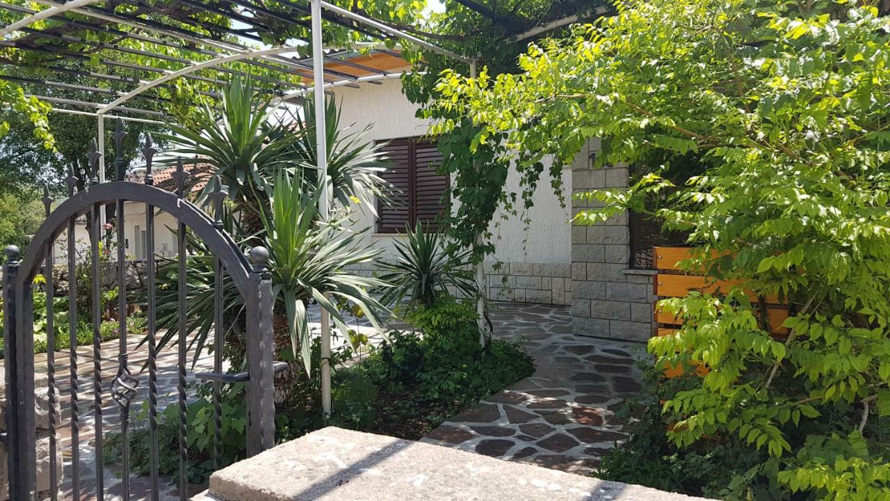Apartments Dora Crikvenica Buitenkant foto