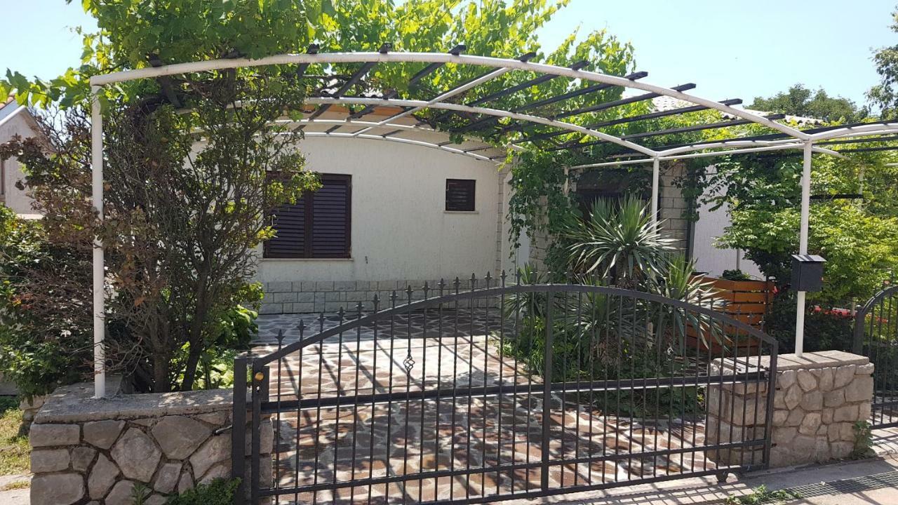 Apartments Dora Crikvenica Buitenkant foto